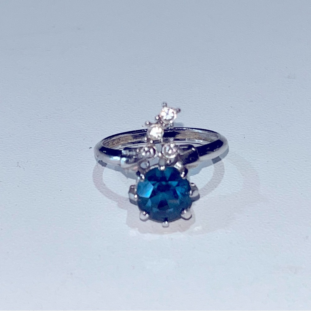 Vintage Avon dark blue rhinestone and faux diamond cocktail ring